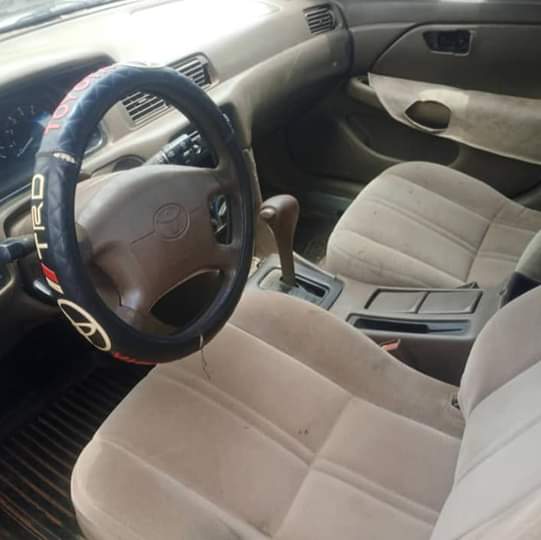A picture of Toyota Camry 1999 100 first body no Nigeria paint Engine