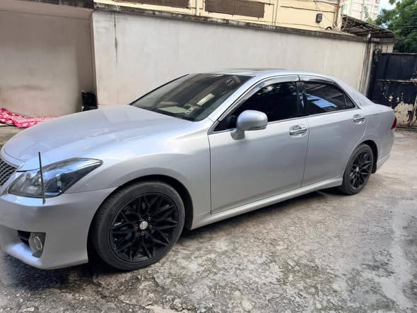 A picture of PRICE 24 800 000 CALL 0712827933 CROWN ATHLETIC YEAR 2010