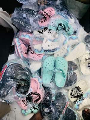 crocs