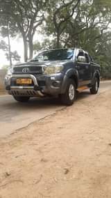 used toyota hilux