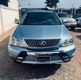 A picture of Lexus RX330 2006