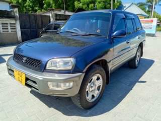 A picture of Toyota RAV4 old