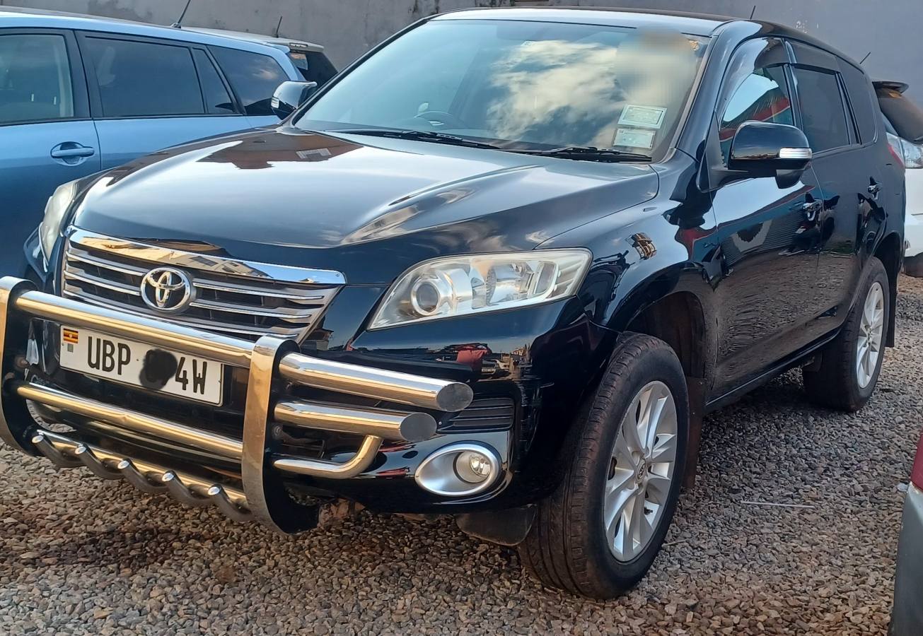 A picture of TOYOTA VANGUARD UBP MODEL 2010 PRICE 46M 0708 205740 0771305375