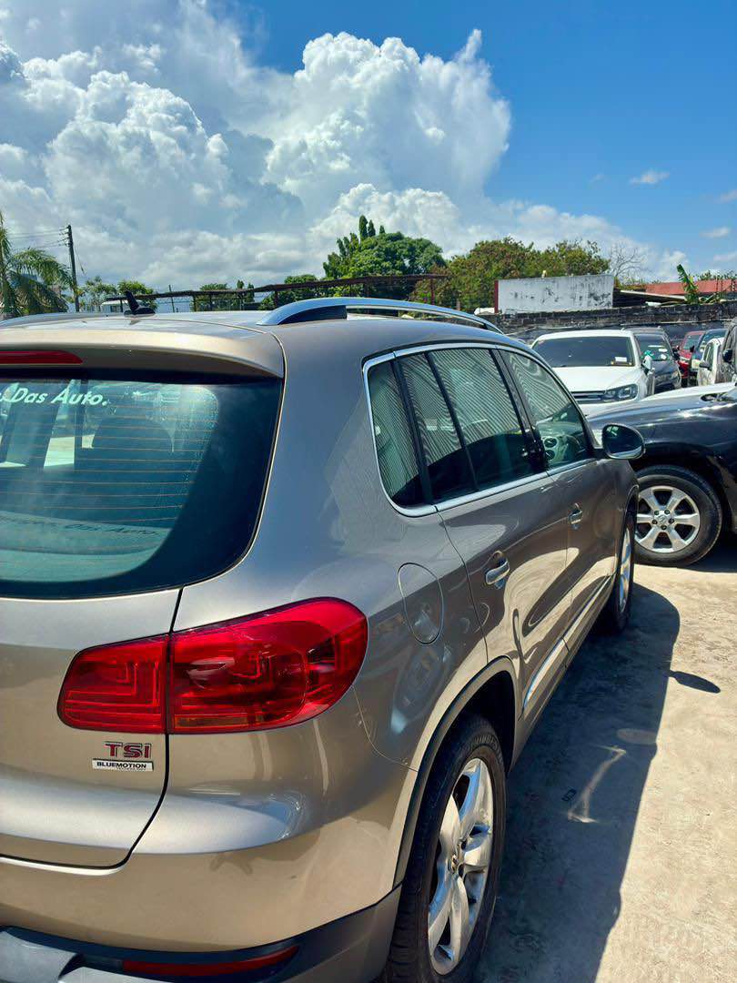 A picture of Car