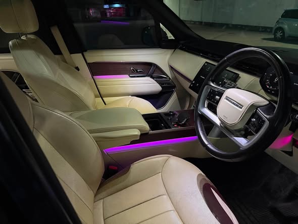 A picture of RANGE ROVER AUTOBIOGRAPHY