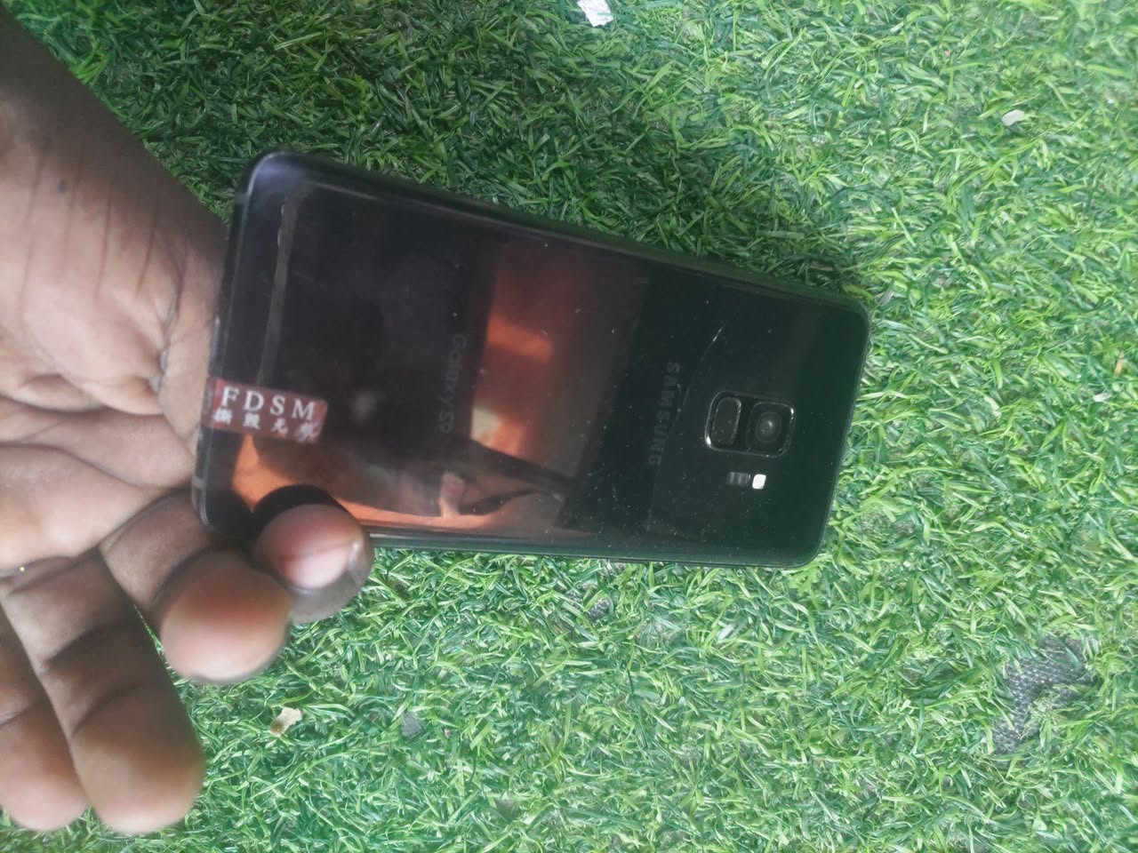 A picture of Samsung s9