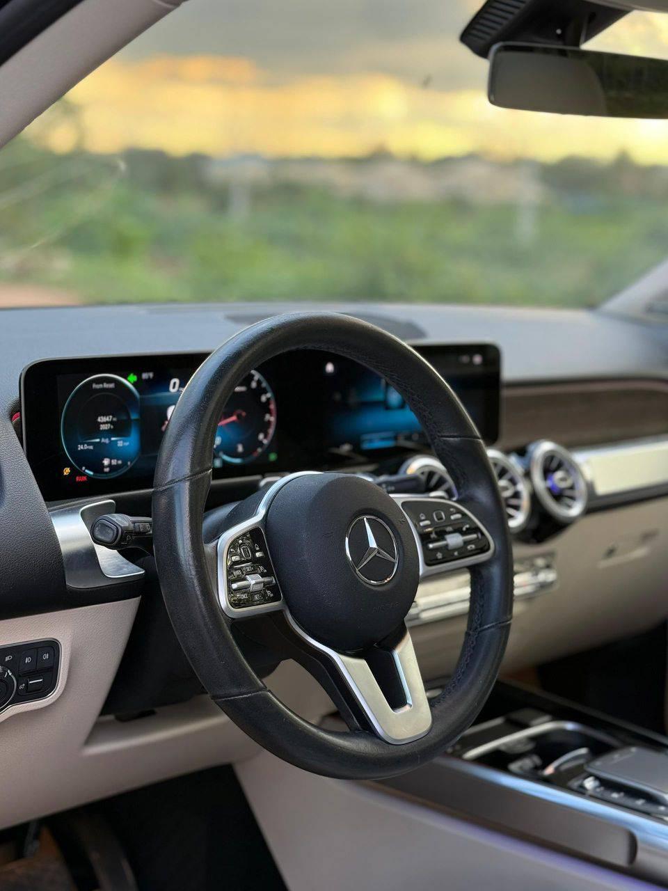 A picture of 2021 Mercedes Benz GLB 2021