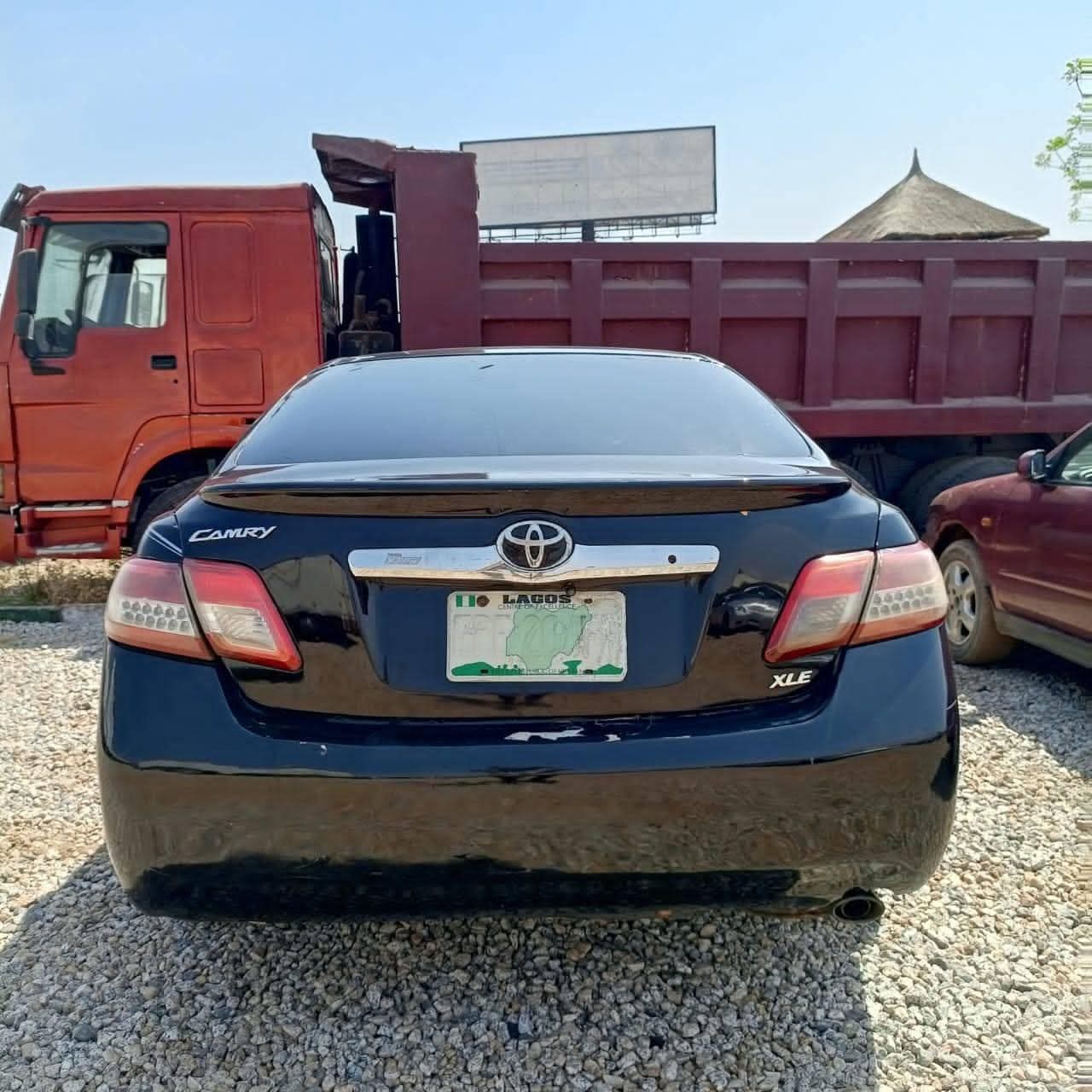 A picture of 2008 Toyota Camry with untampered engine and gear