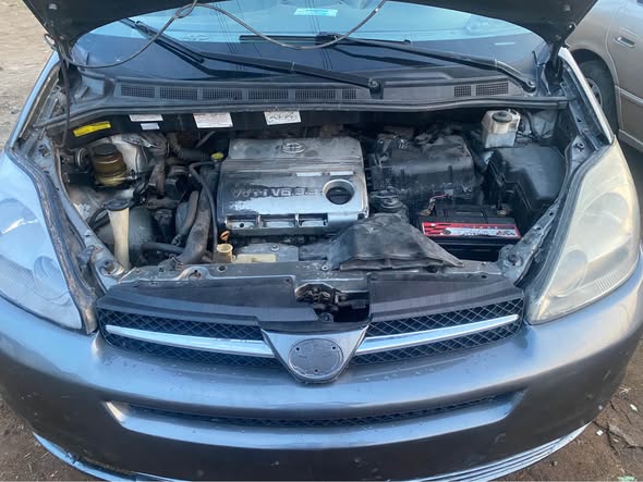 A picture of Toyota sienna