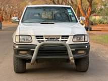 classifieds/cars isuzu