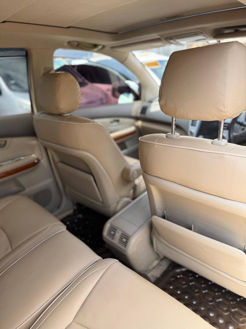 A picture of Toyota harrier kawundo fot sale at 36m only