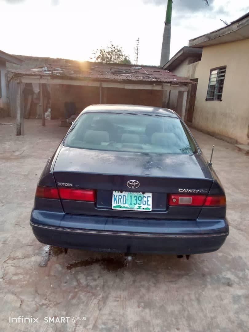 A picture of Toyota Camry Tiny light Manual first body 4plug