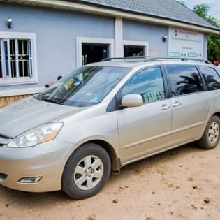 A picture of TOYOTA SIENNA