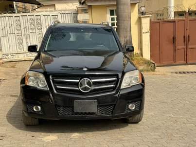 A picture of 2010 glk 350