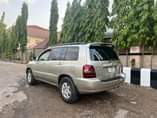 A picture of NEATLY USED TOYOTA HIGHLANDER 2004 MODEL PRICE 3 6M LOCATION