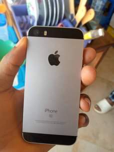 A picture of Hii apa yamoto iPhone sE gb64 camer iko vizul haina