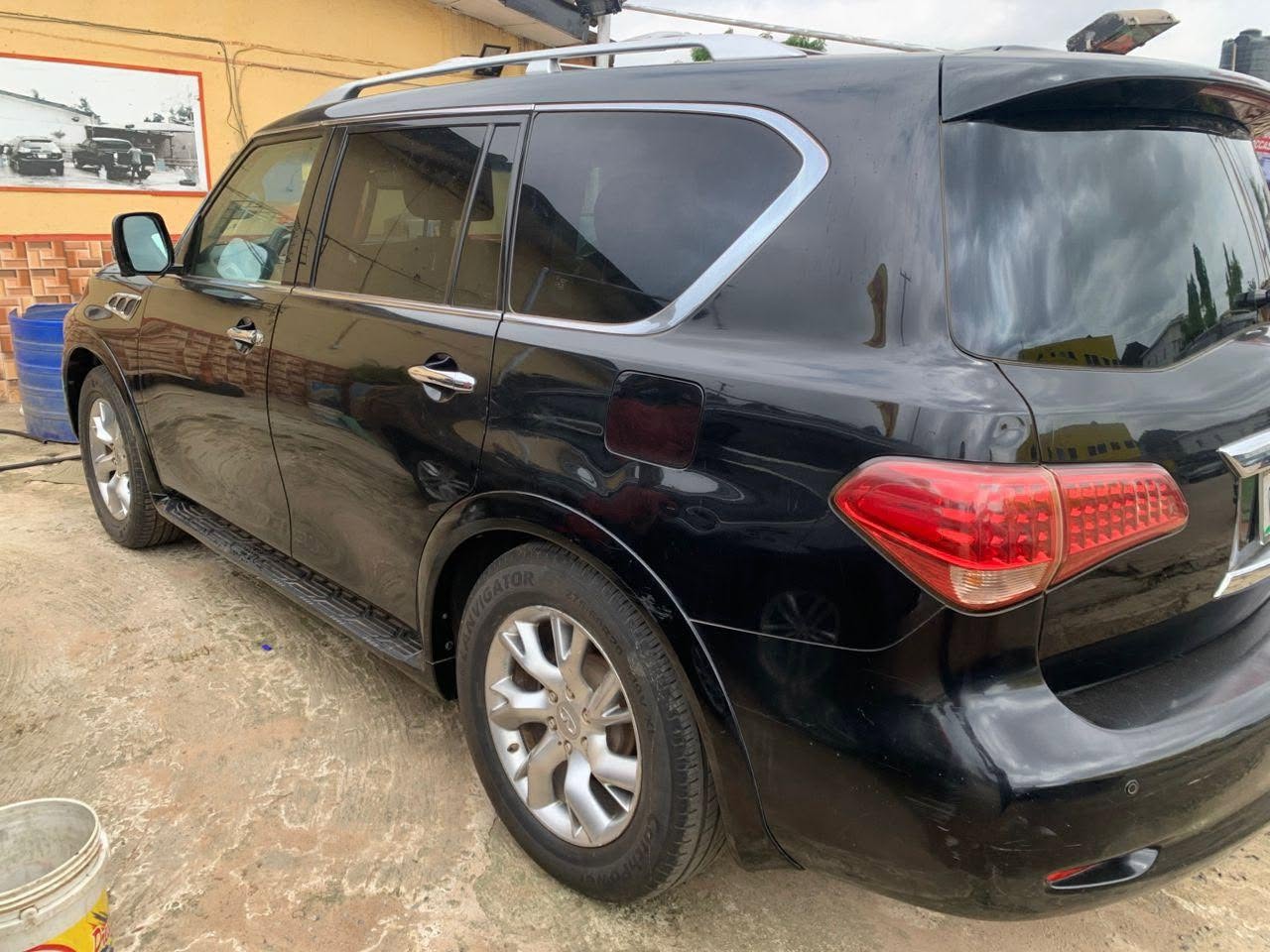 A picture of 2010 Infiniti nissan