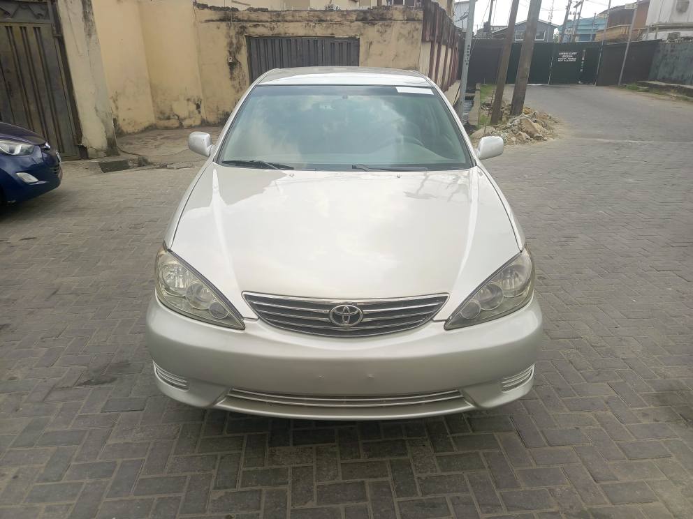 A picture of Registered Toyota camry 2005 model neatly ovan baked on firstbody