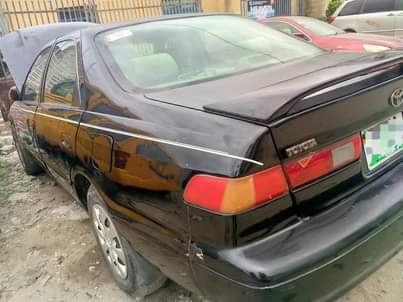 A picture of Toyota Camry 98
