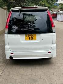A picture of Toyota Noah Sr 40 Cc 1990 Price 12ml Call 0768862145