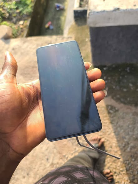 A picture of Poco F3 5G 8gb and 256gb