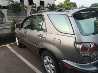 A picture of Lexus rx300