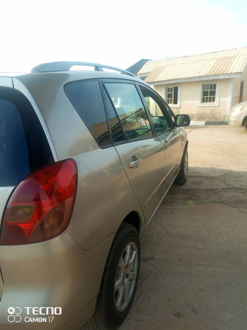 A picture of Corolla verso