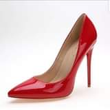 A picture of HIGH HEELS