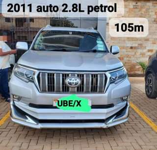 A picture of Land cruiser and land cruiser Prado