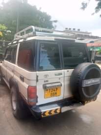 A picture of TOYOTA LAND CRUISER LX YEAR 2001 COLOUR WHITE ENGINE 1HZ