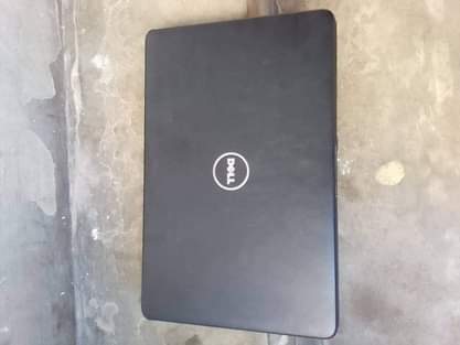 A picture of Dell laptop