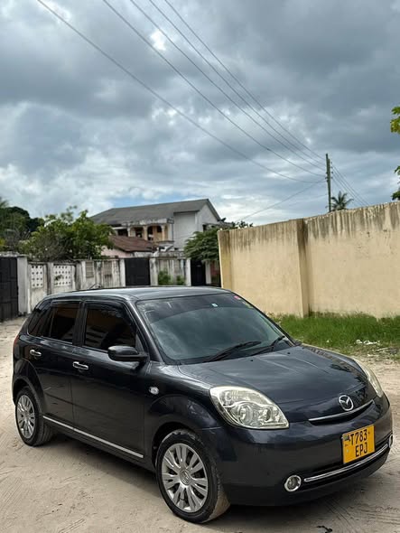 A picture of MAZDA VERISA Year 2009 Engine Cc 1290 Low mileage 59