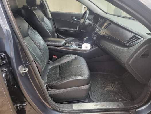 A picture of 8 months Used V6 Kia Quoris 2016 model for sale.