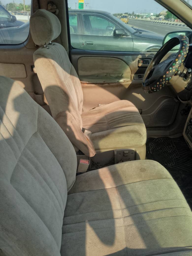 A picture of Toyota Sienna 07043283348
