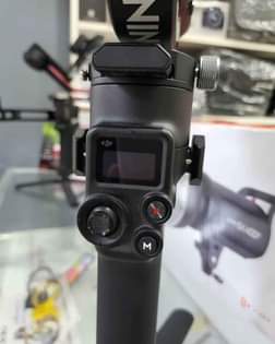A picture of DJI RSC2 GIMBAL STABILIZER BEI 1M