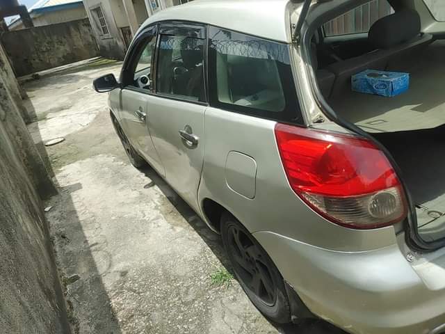 A picture of Toyota Matrix 2004