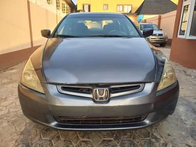 A picture of Honda Accord 2004