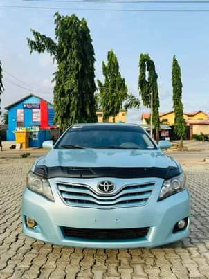 A picture of clean Camry 2011 mode