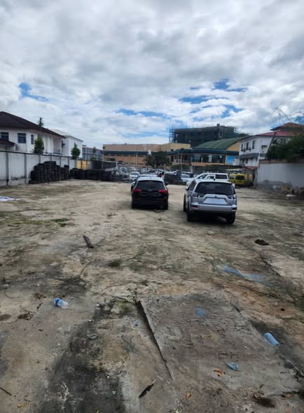 A picture of Plot for sale with clean title dead Location Opposite shoppers