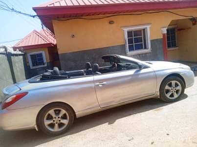 A picture of Toyota Solara 06