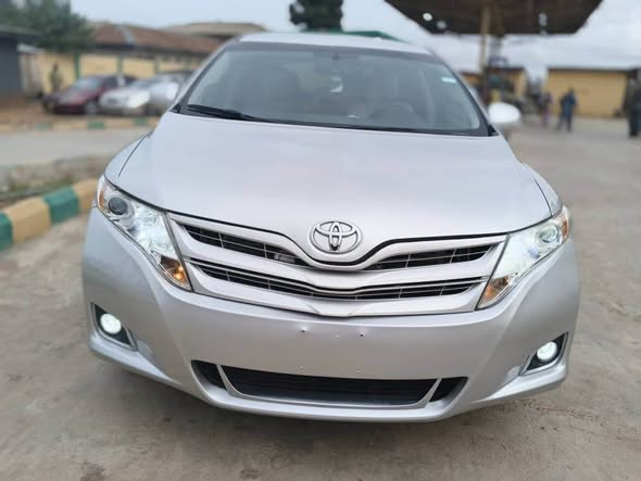 A picture of Toyota Venza 2010