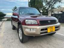 A picture of TOYOTA RAV 4 FULL AC FULL DOC BEI 12 7m