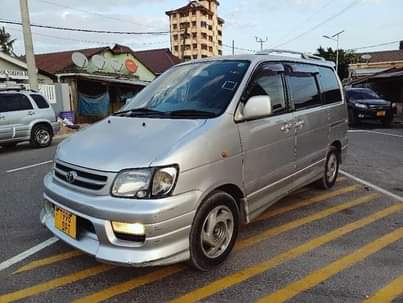 A picture of Toyota Noah