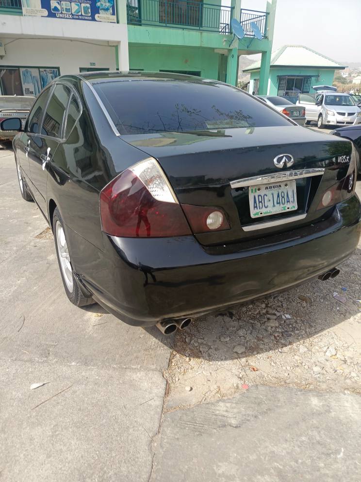 A picture of Infinity M35