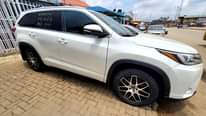 A picture of 2015 TOYOTA HIGHLANDER