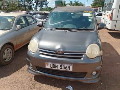 A picture of TOYOTA SIENTA