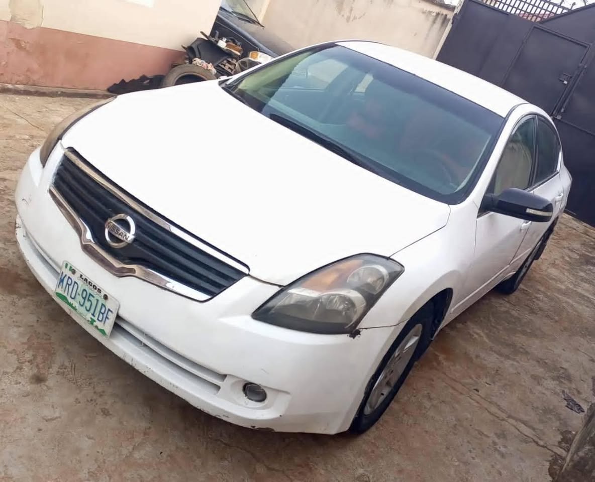 A picture of 2009 Nissan altima