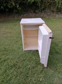 A picture of Kenwood fridge single door inagandsh Sana na kupoza vzr haina