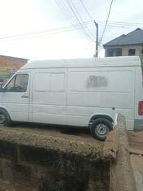 A picture of 2005 LT35 Volkswagen