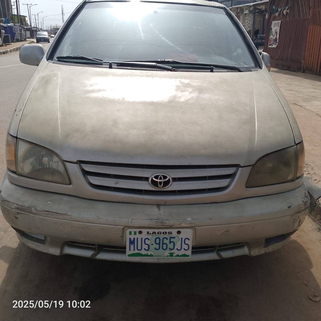 A picture of Toyota Sienna 2002 Clean Register